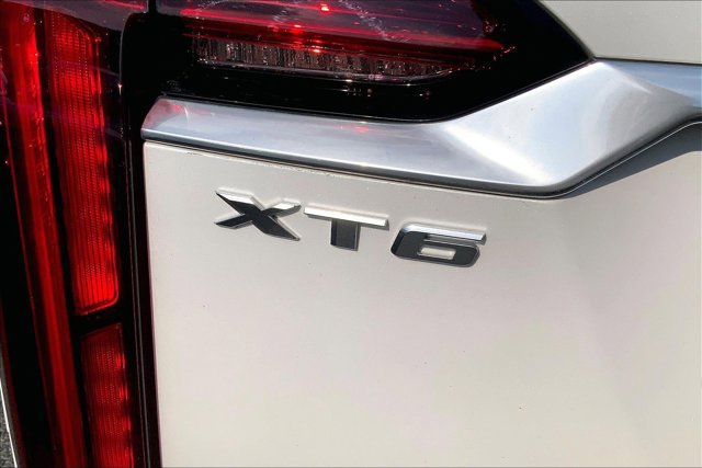 Used 2024 Cadillac XT6 Luxury w/ LPO, Floor Liner Package AWD/4WD image 7