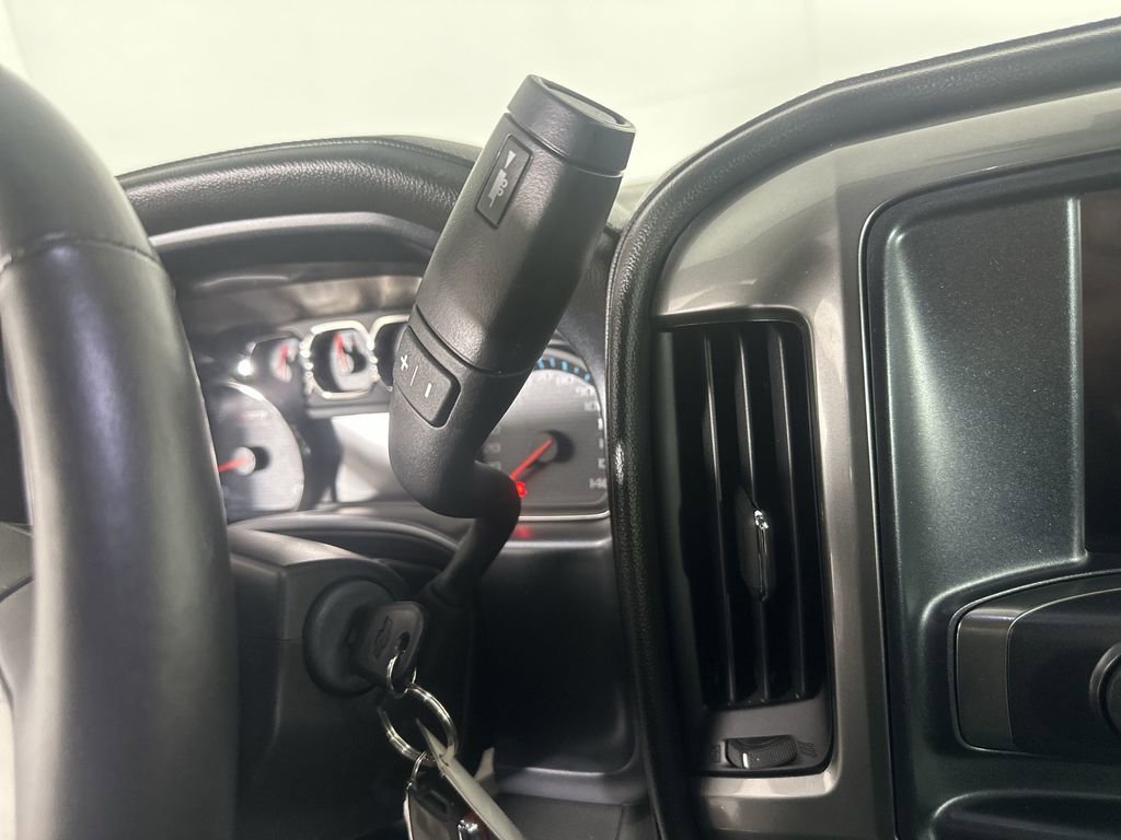 Used 2017 Chevrolet Silverado 1500 LTZ Z71 w/ Realtree Edition AWD/4WD image 19