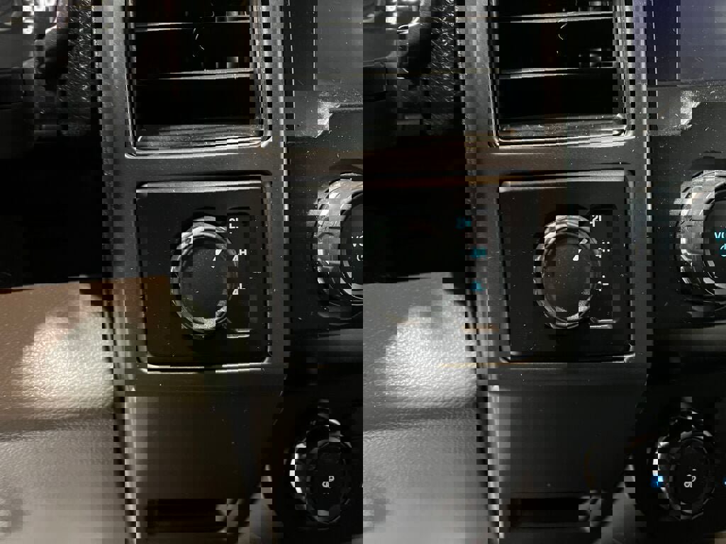 Used 2019 Ford F150 XLT w/ Equipment Group 302A Luxury image 14