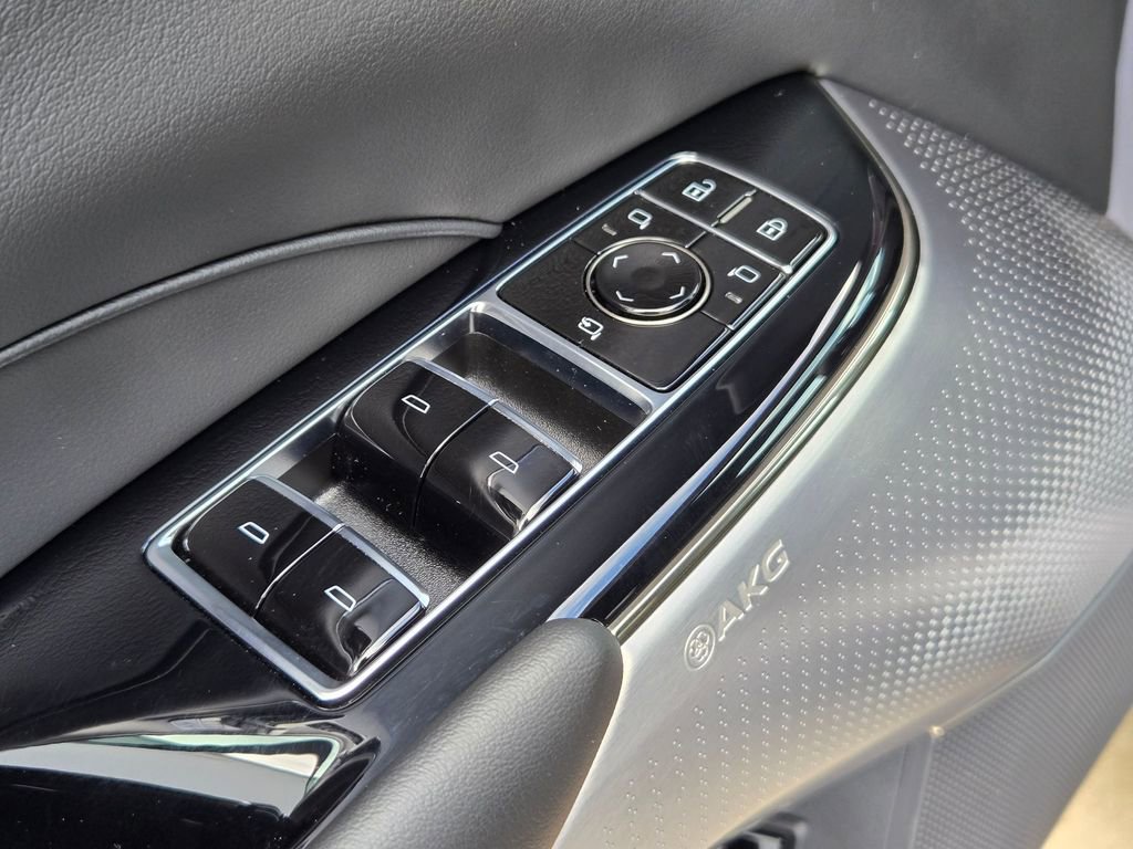 Certified 2024 Cadillac Lyriq Luxury image 27