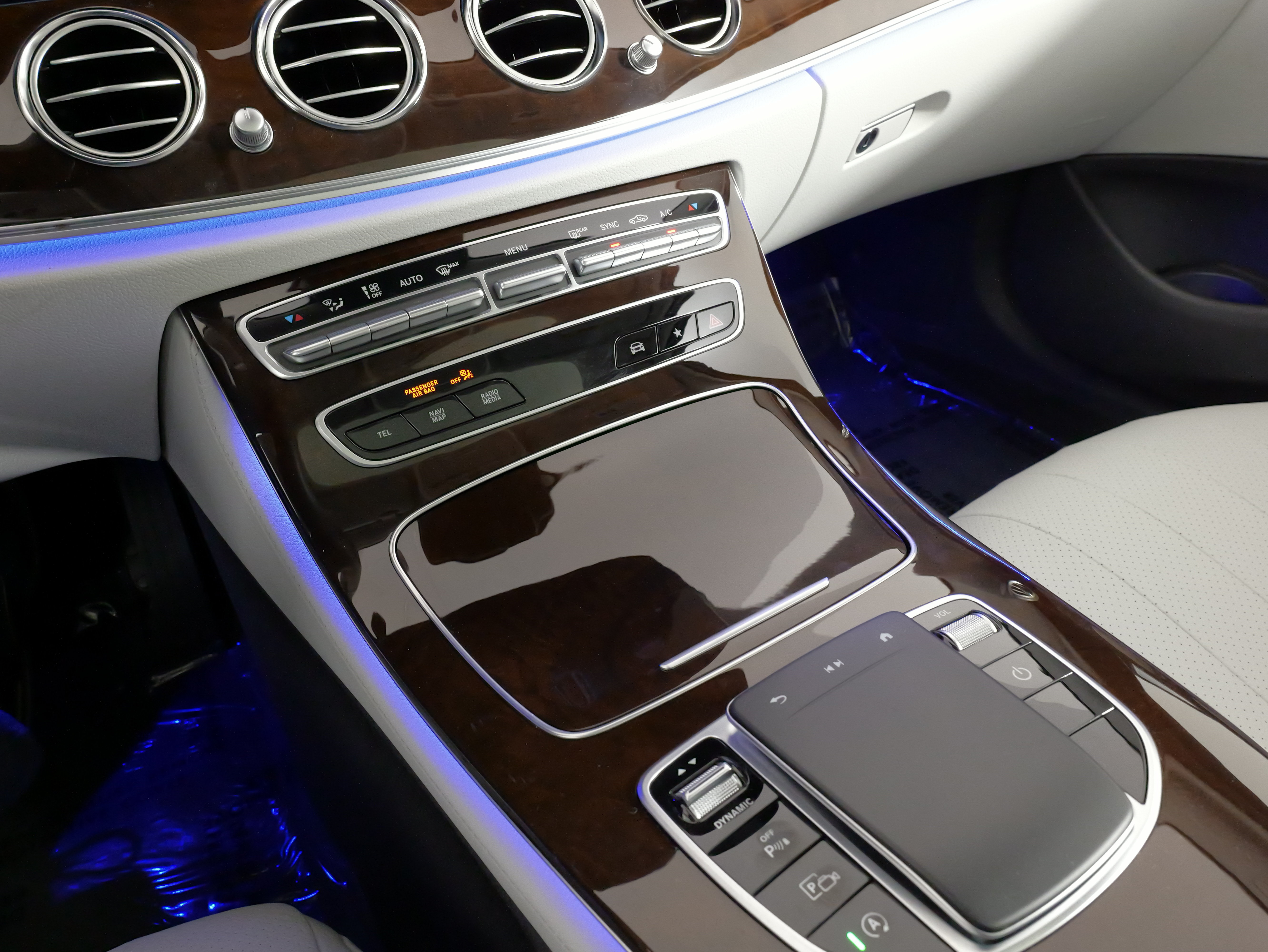 Used 2023 Mercedes-Benz E 350 4MATIC Sedan image 54