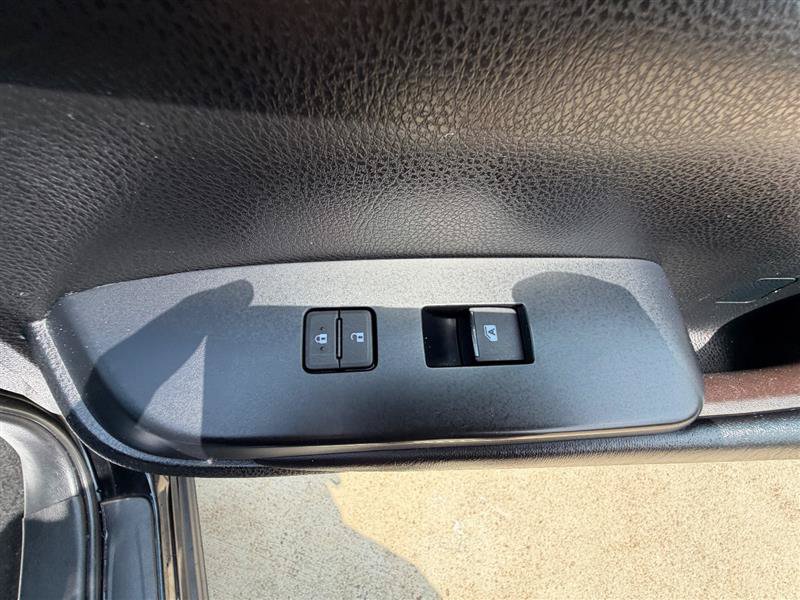 Used 2019 Toyota Highlander XLE AWD/4WD image 36