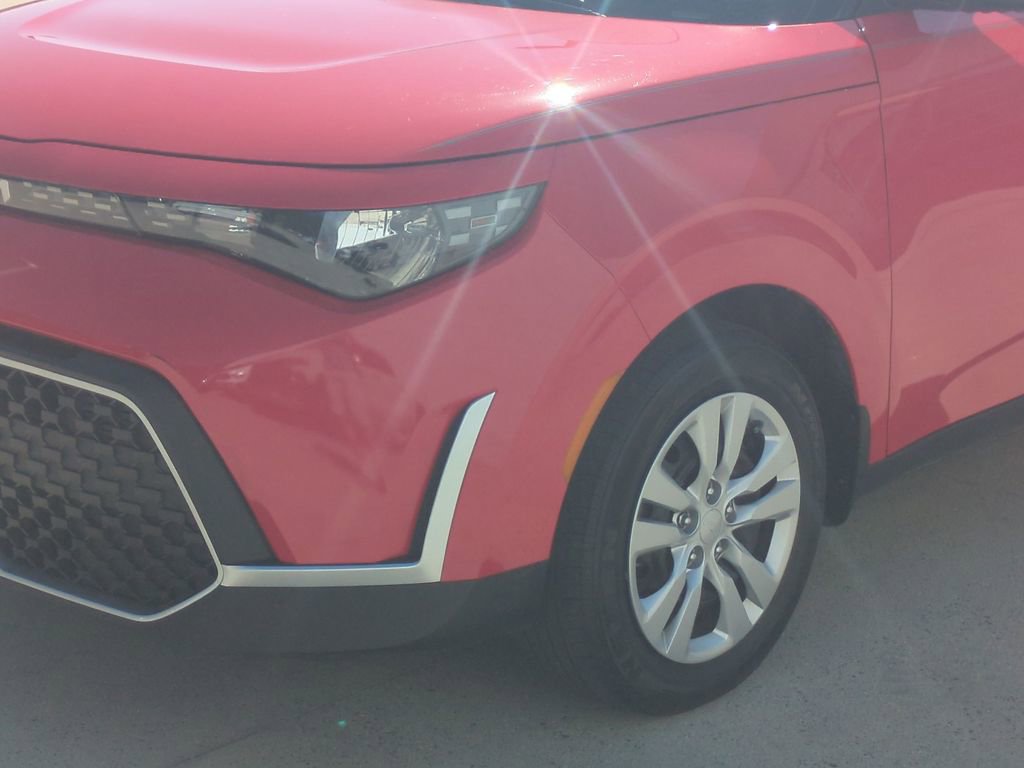 Used 2024 Kia Soul LX FWD image 10