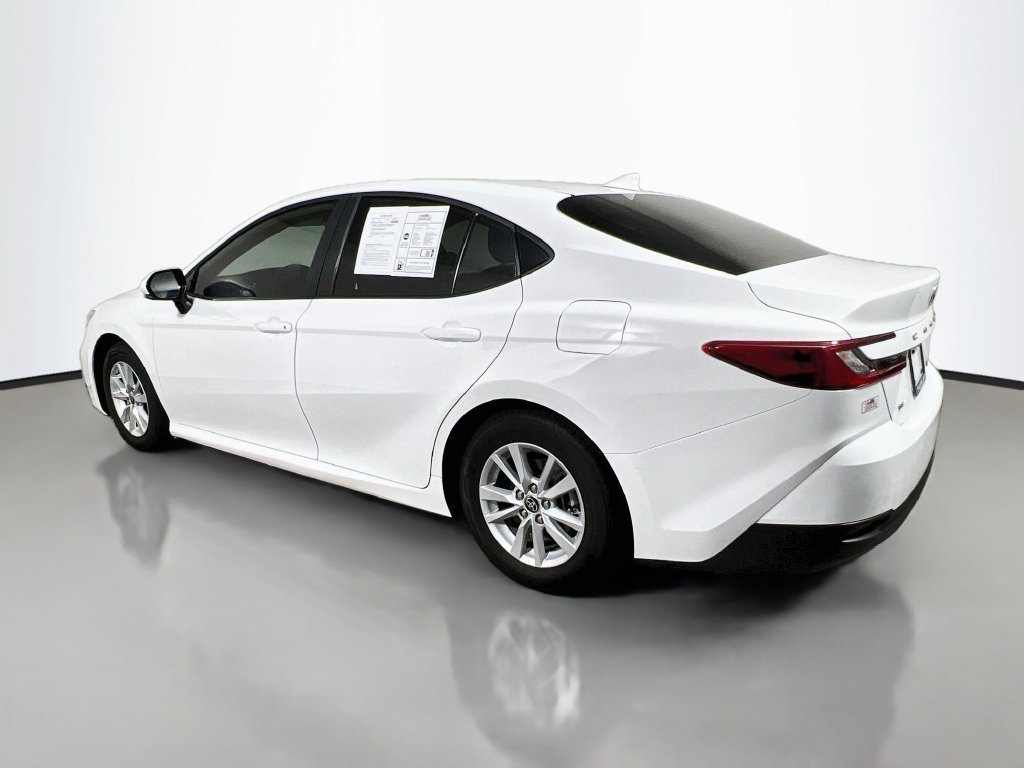 Used 2025 Toyota Camry LE FWD image 5