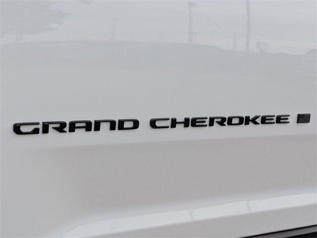 New 2025 Jeep Grand Cherokee Altitude image 10