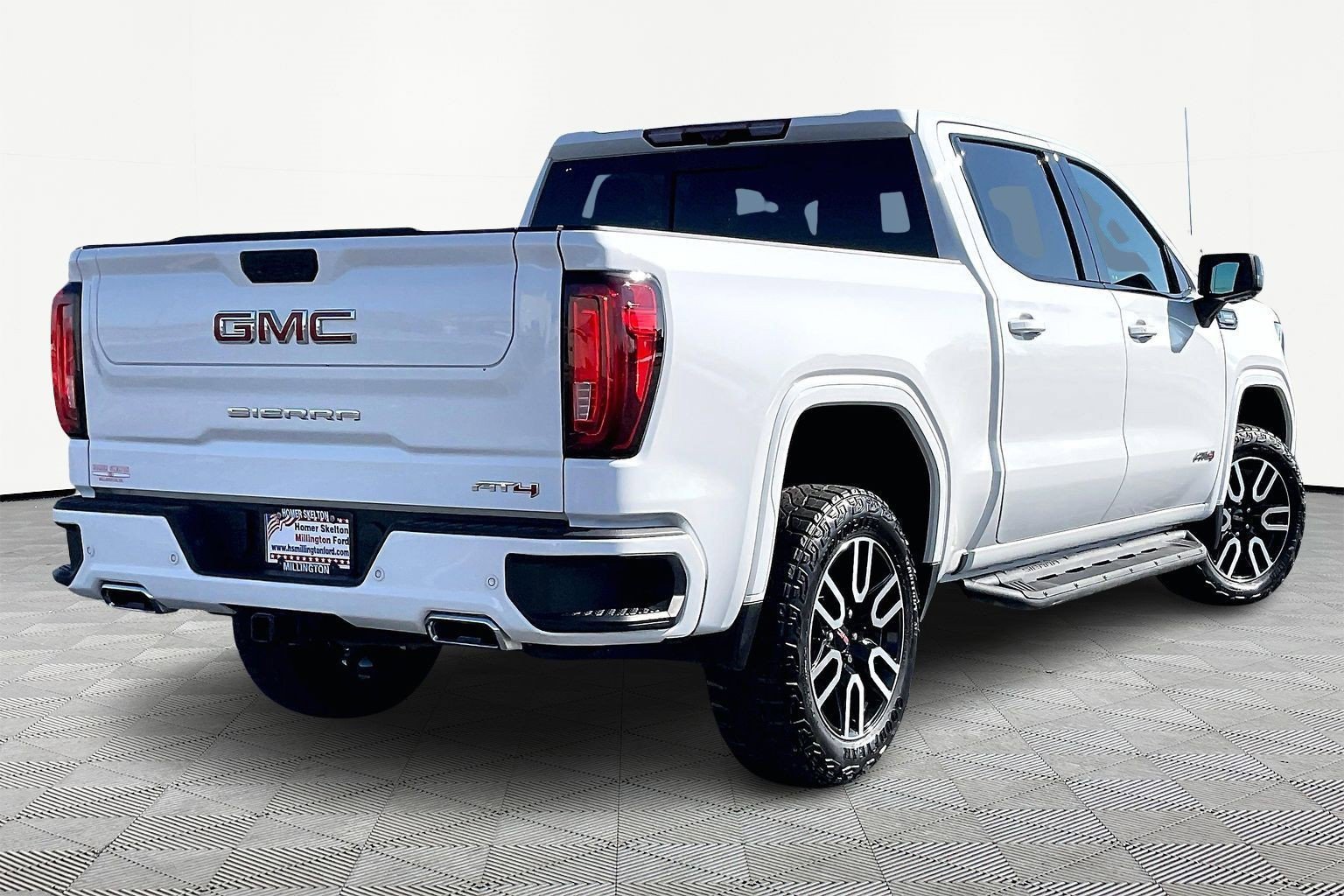 Used 2023 GMC Sierra 1500 AT4 w/ AT4 Premium Package image 11