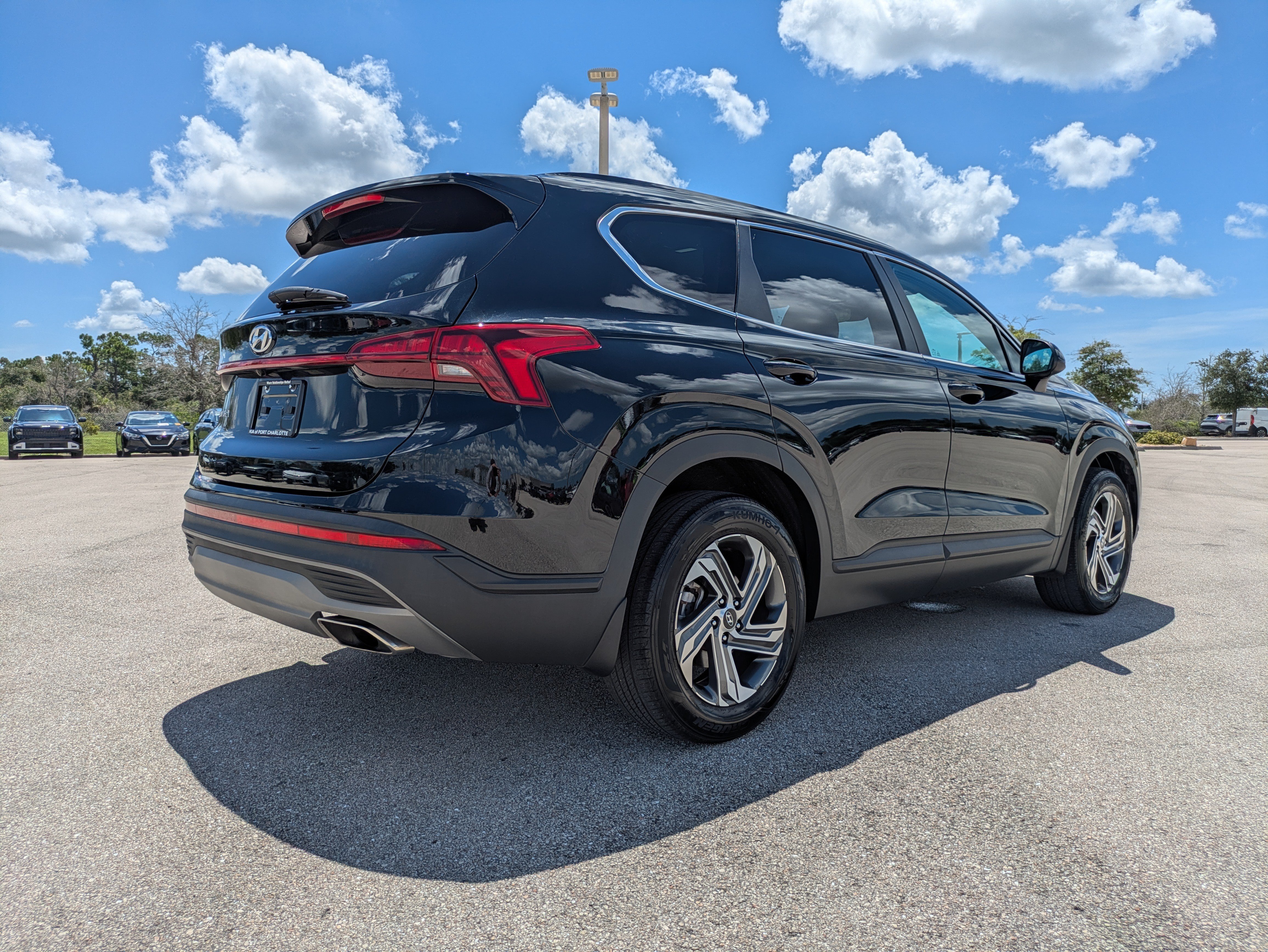 Used 2023 Hyundai Santa Fe SE FWD image 4