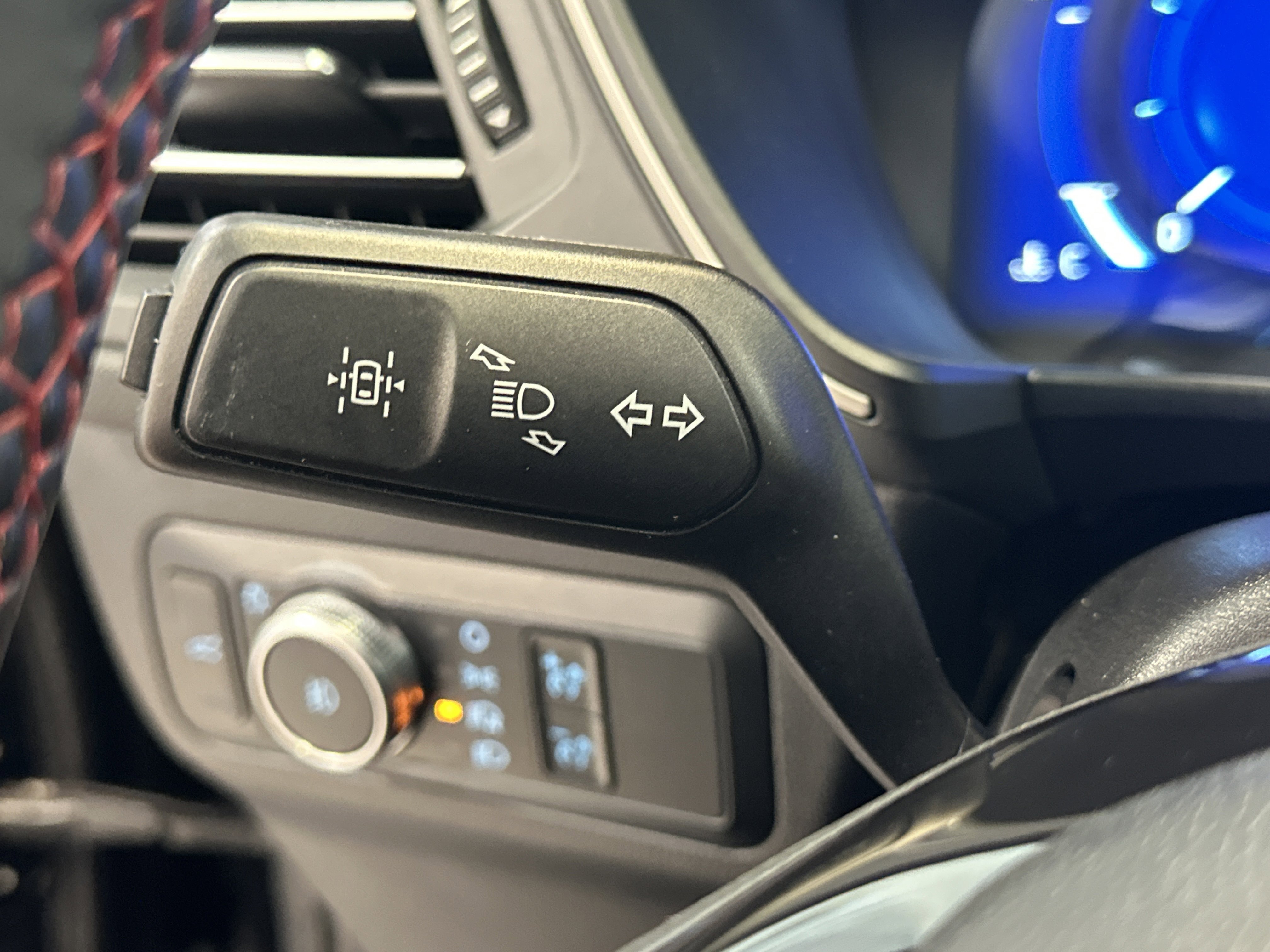 Used 2022 Ford Escape SEL w/ SEL Stealth AWD Package image 37