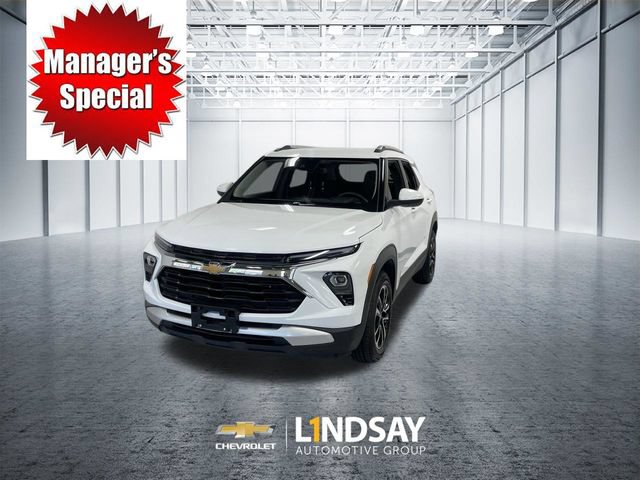Used 2025 Chevrolet TrailBlazer LT FWD image 1