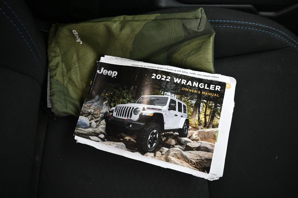 Used 2022 Jeep Wrangler Unlimited Rubicon 4xe w/ Cold Weather Group AWD/4WD image 36