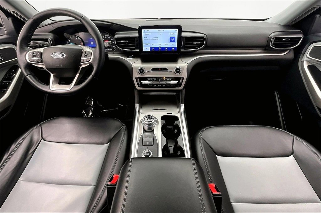 Used 2022 Ford Explorer XLT w/ Equipment Group 202A image 16