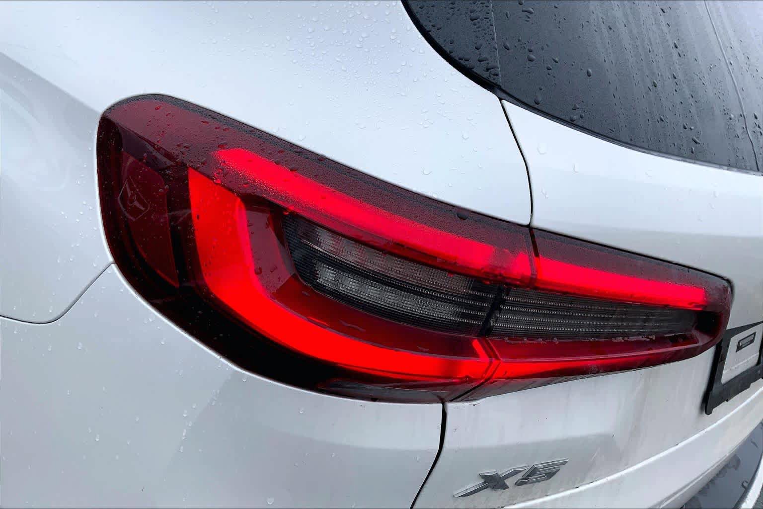 Used 2022 BMW X5 xDrive40i w/ Premium Package image 29