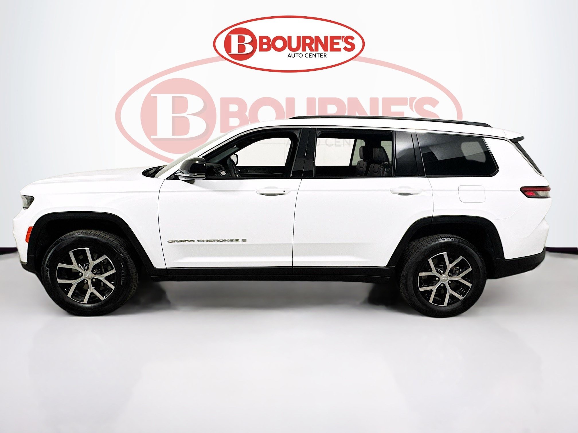Used 2025 Jeep Grand Cherokee L Limited AWD/4WD image 8