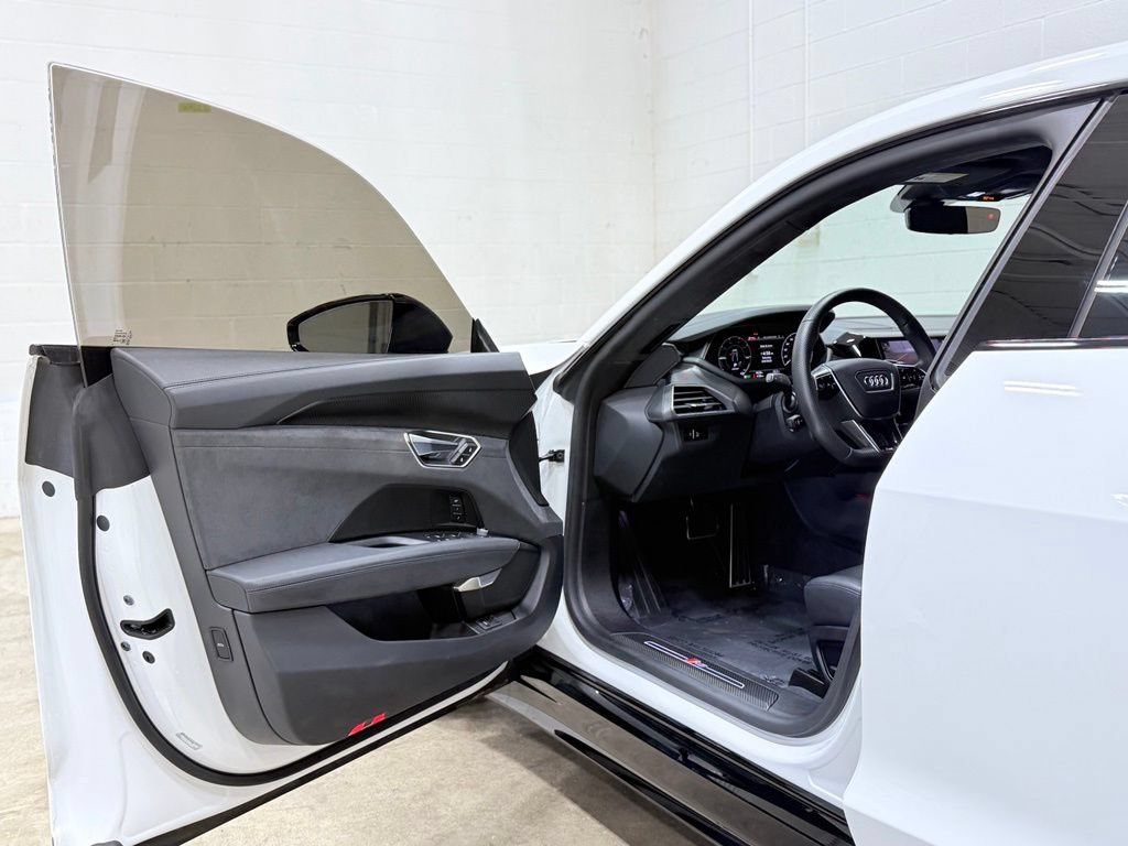 Used 2024 Audi RS e-tron GT w/ Carbon Performance Package AWD/4WD image 20