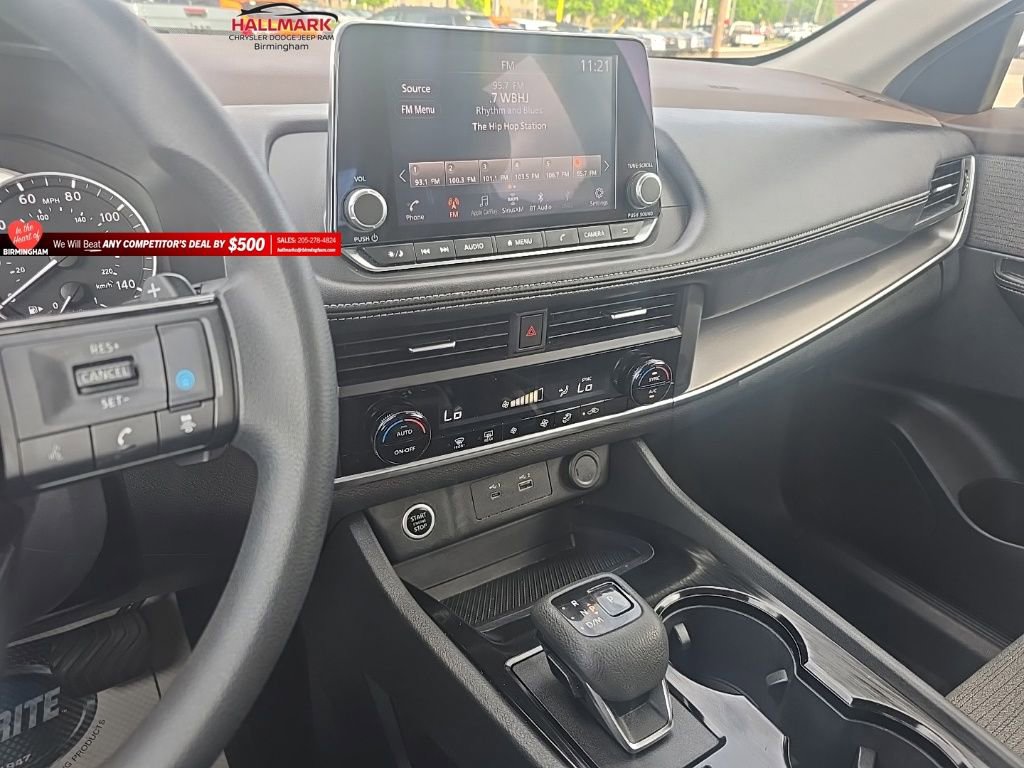 Used 2023 Nissan Rogue SV FWD image 15