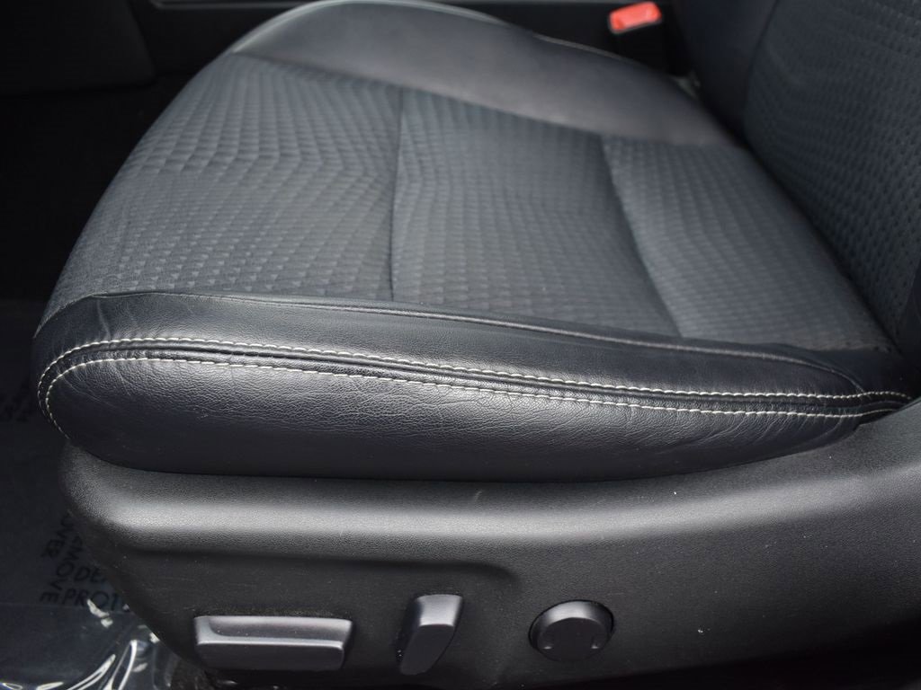 Used 2013 Toyota Camry SE image 11