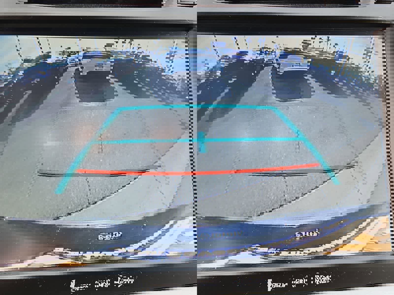 Used 2019 Toyota Highlander SE w/ Nightshade Edition image 30