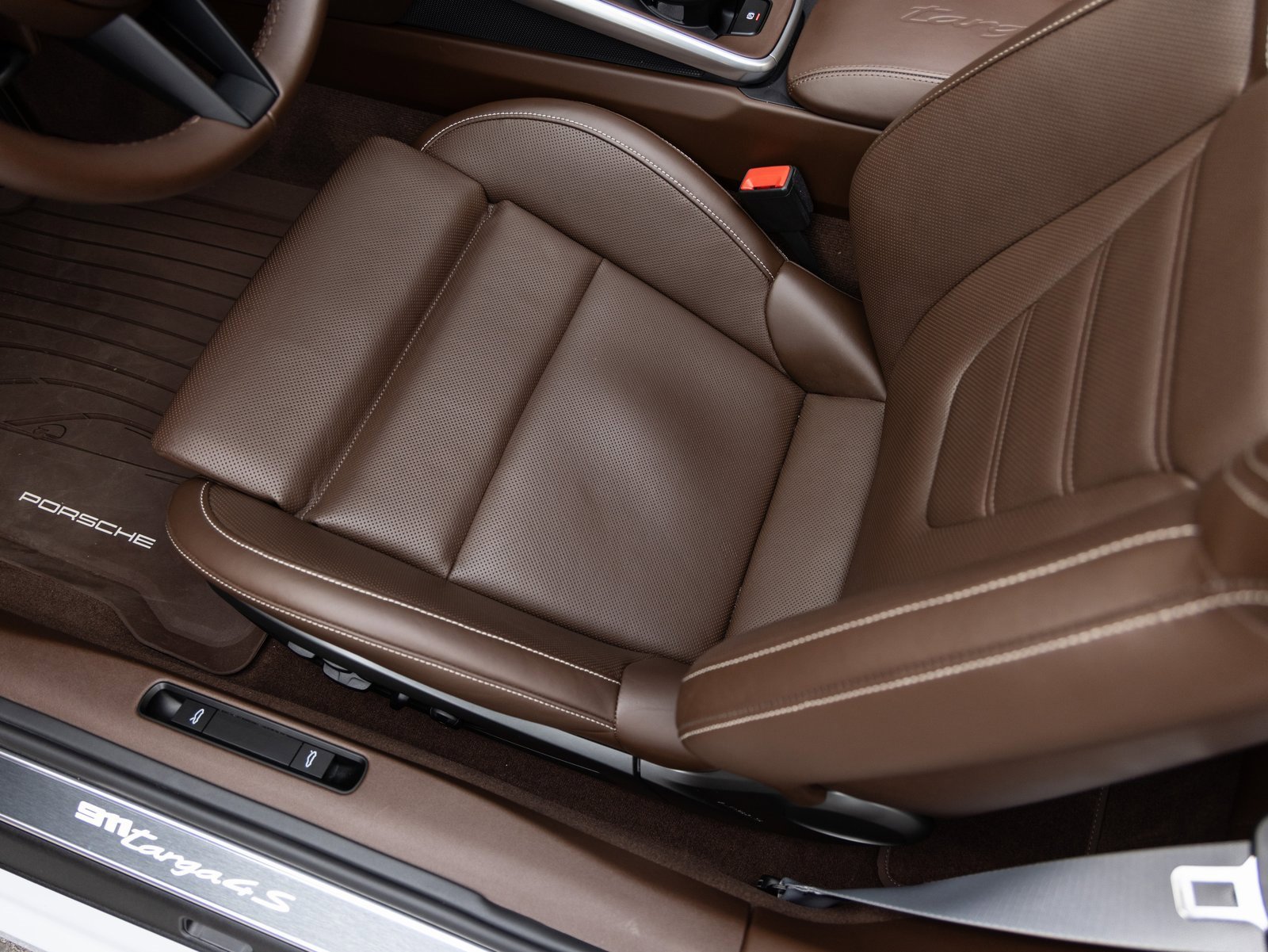 Used 2024 Porsche 911 Targa 4S w/ Premium Package image 24