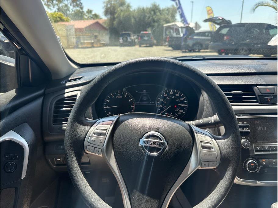 Used 2016 Nissan Altima 2.5 S w/ Power Driver Seat Package FWD image 14