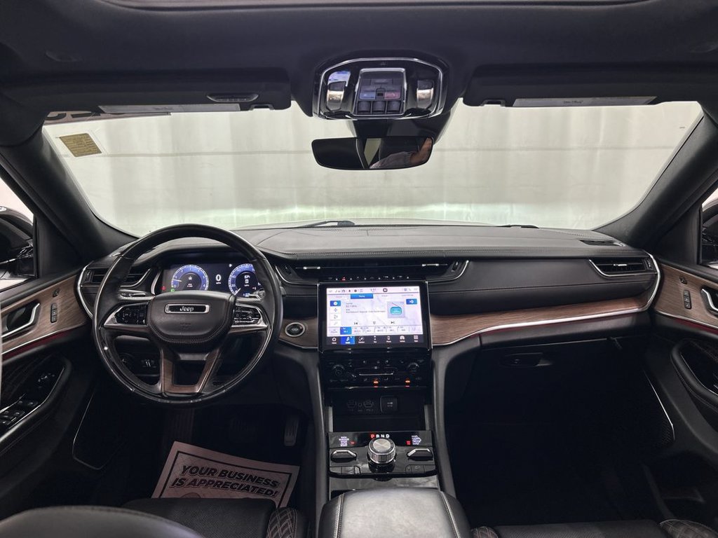 Used 2023 Jeep Grand Cherokee L Summit w/ Luxury Tech Group V AWD/4WD image 19