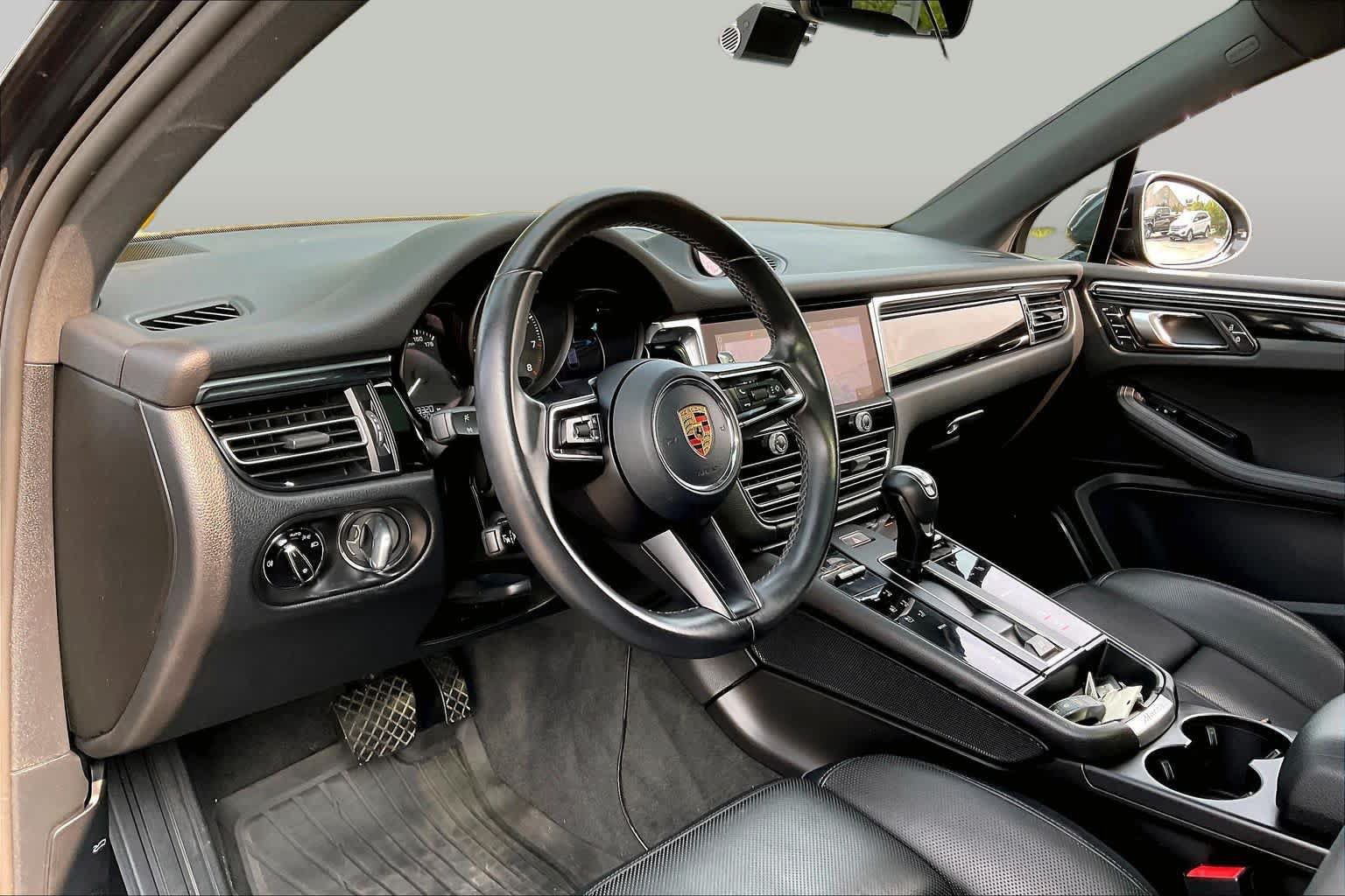 Used 2024 Porsche Macan AWD/4WD image 15