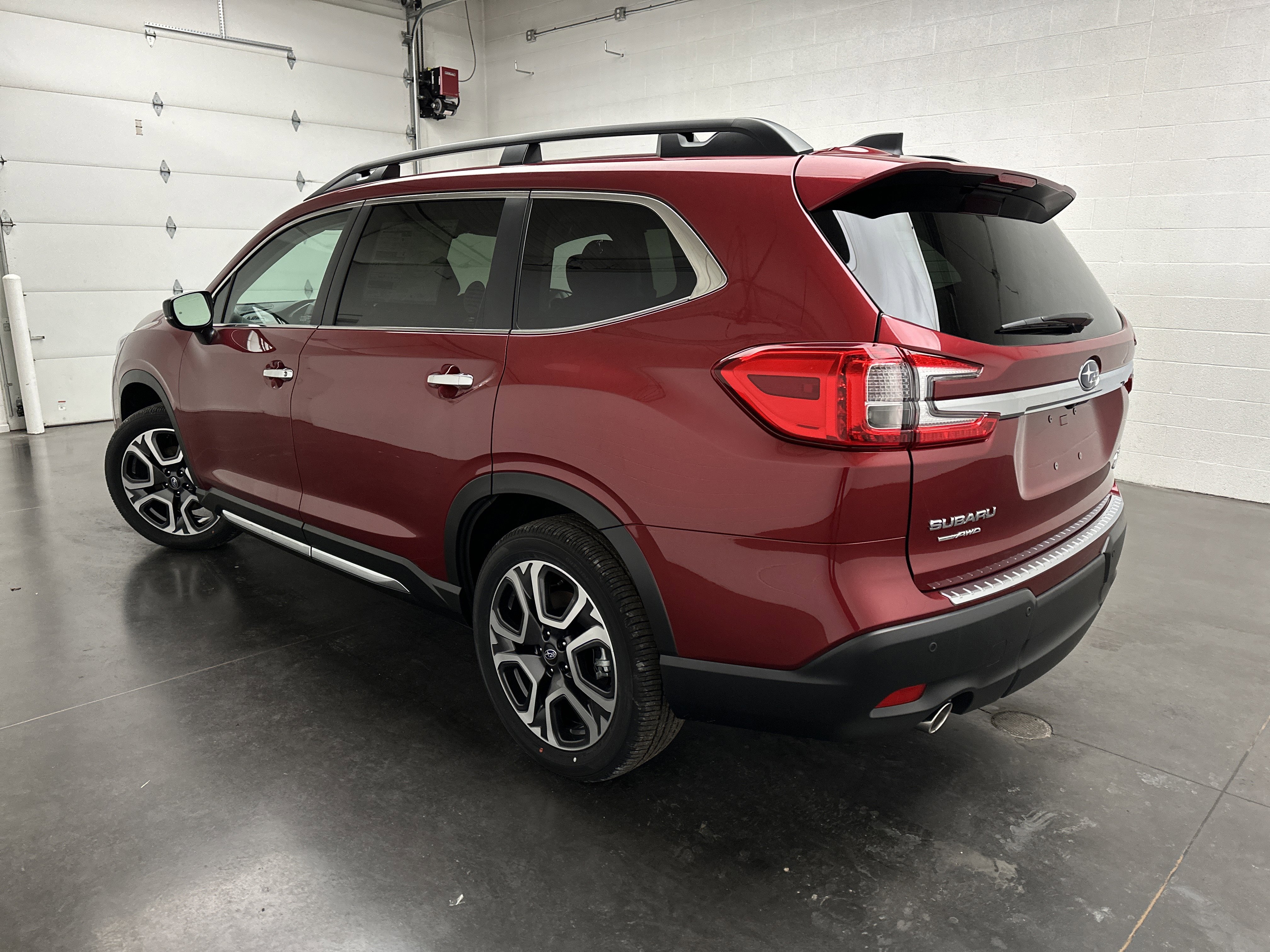 New 2025 Subaru Ascent Touring w/ Popular Package #2 image 7