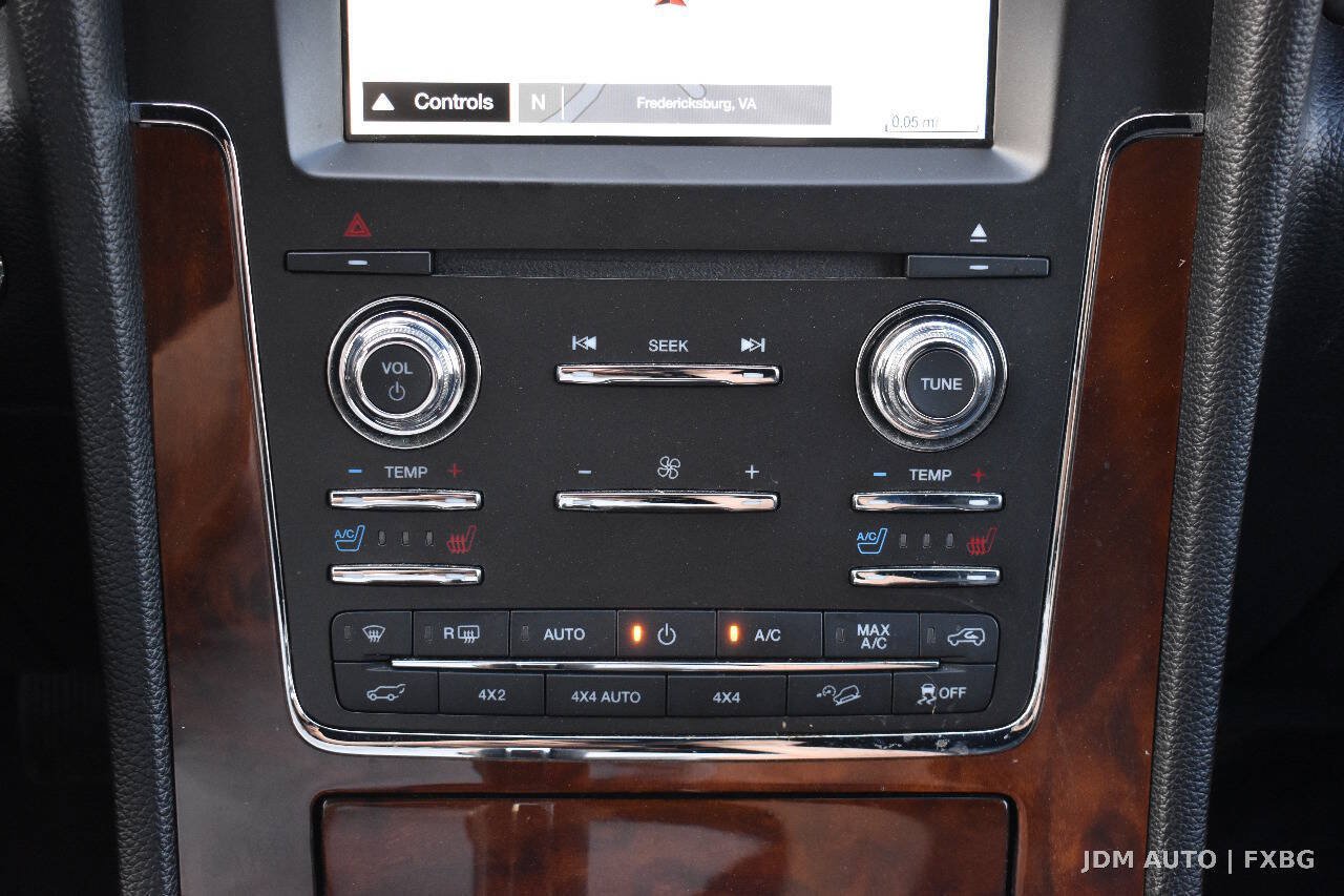 Used 2017 Lincoln Navigator Select AWD/4WD image 27