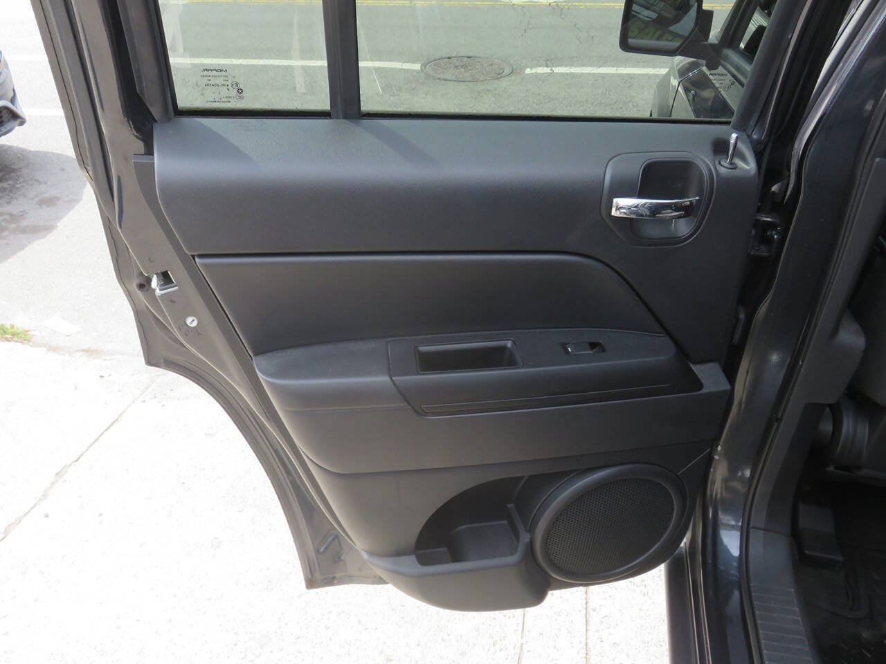 Used 2014 Jeep Patriot Latitude AWD/4WD image 25