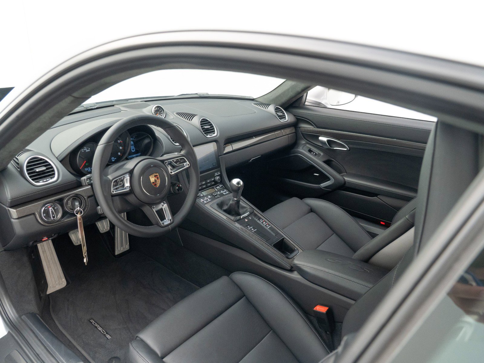 Certified 2025 Porsche 718 Cayman GTS RWD image 4