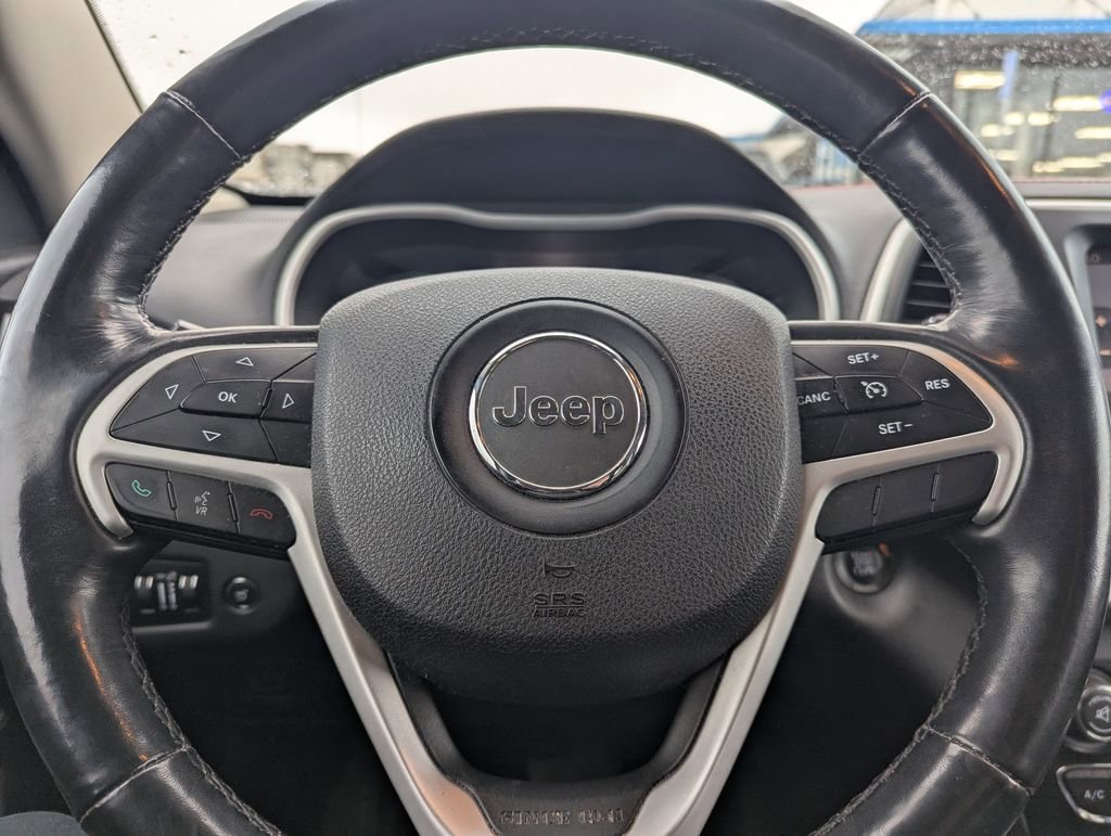 Used 2015 Jeep Cherokee Trailhawk w/ Comfort/Convenience Group AWD/4WD image 22