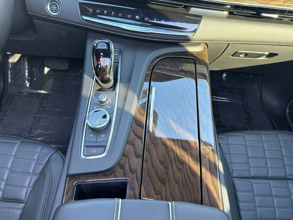 Used 2024 Cadillac Escalade Sport Platinum w/ LPO, ONYX Package AWD/4WD image 18