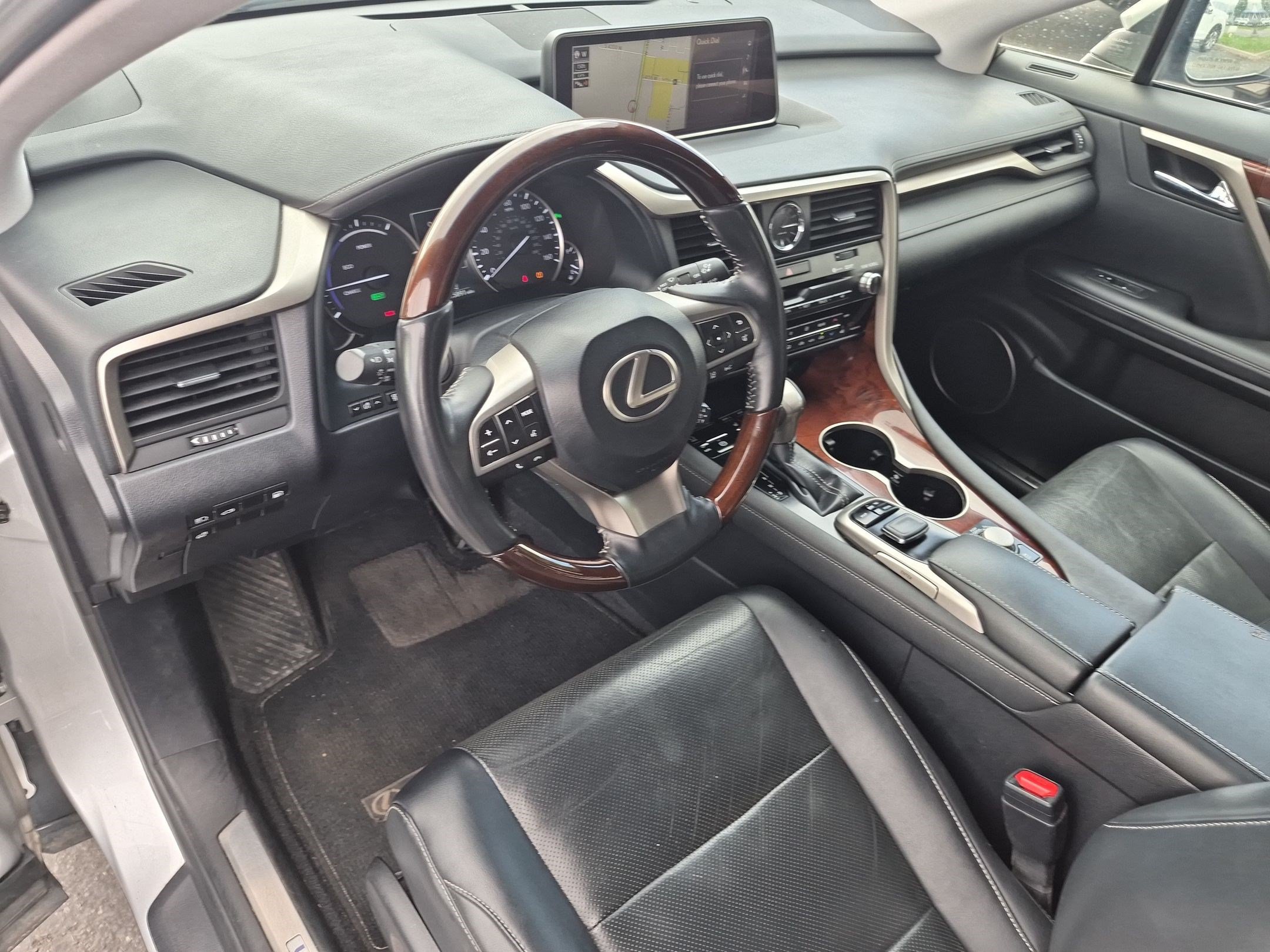 Used 2019 Lexus RX 450hL Premium w/ Premium Package AWD/4WD image 16