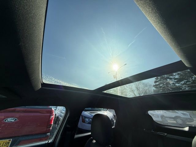 Used 2022 Chevrolet TrailBlazer RS w/ Sun and Liftgate Package image 10