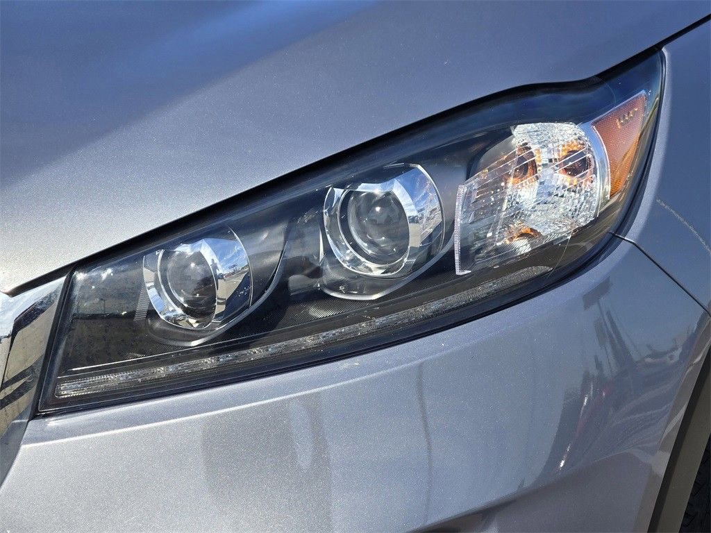 Certified 2020 Kia Sorento L image 9