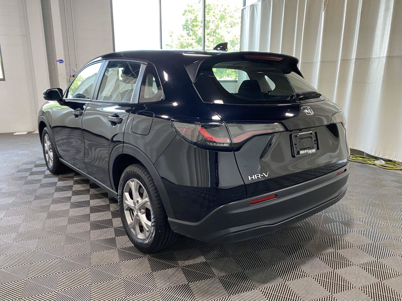 Used 2024 Honda HR-V LX image 5