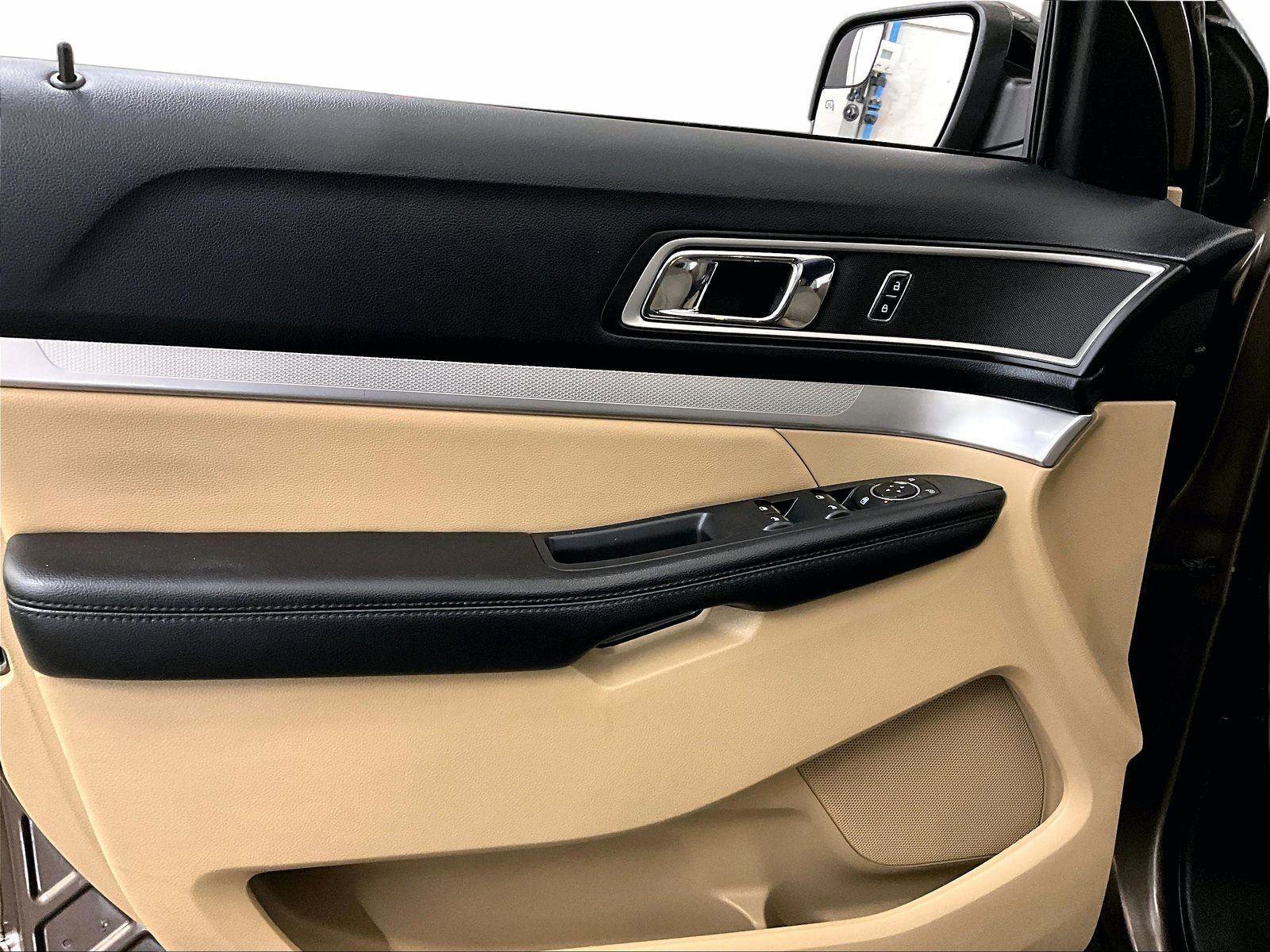 Used 2016 Ford Explorer XLT w/ Equipment Group 201A image 22