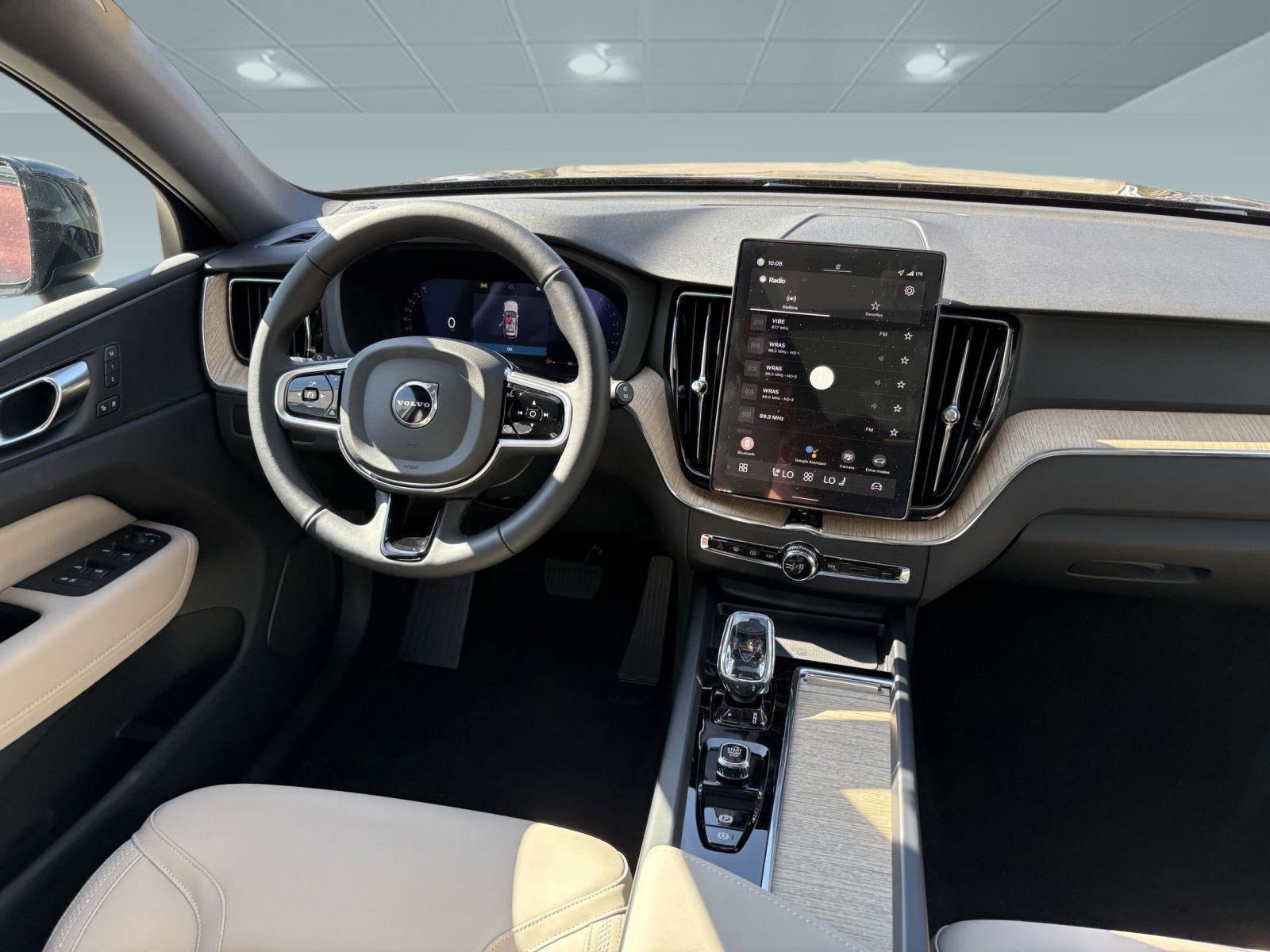 New 2026 Volvo XC60 B5 Core w/ Climate Package AWD/4WD image 24