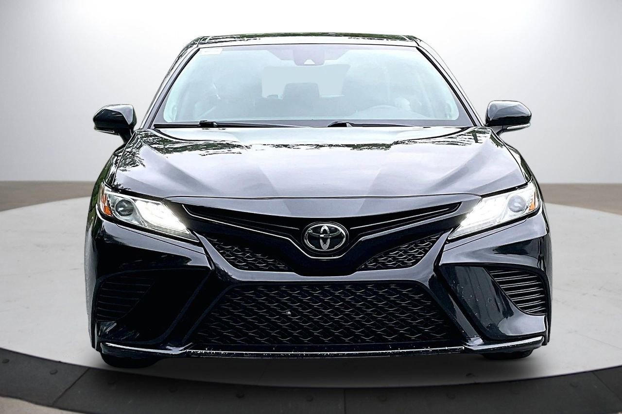 Used 2019 Toyota Camry XSE w/ Navigation Package FWD image 3