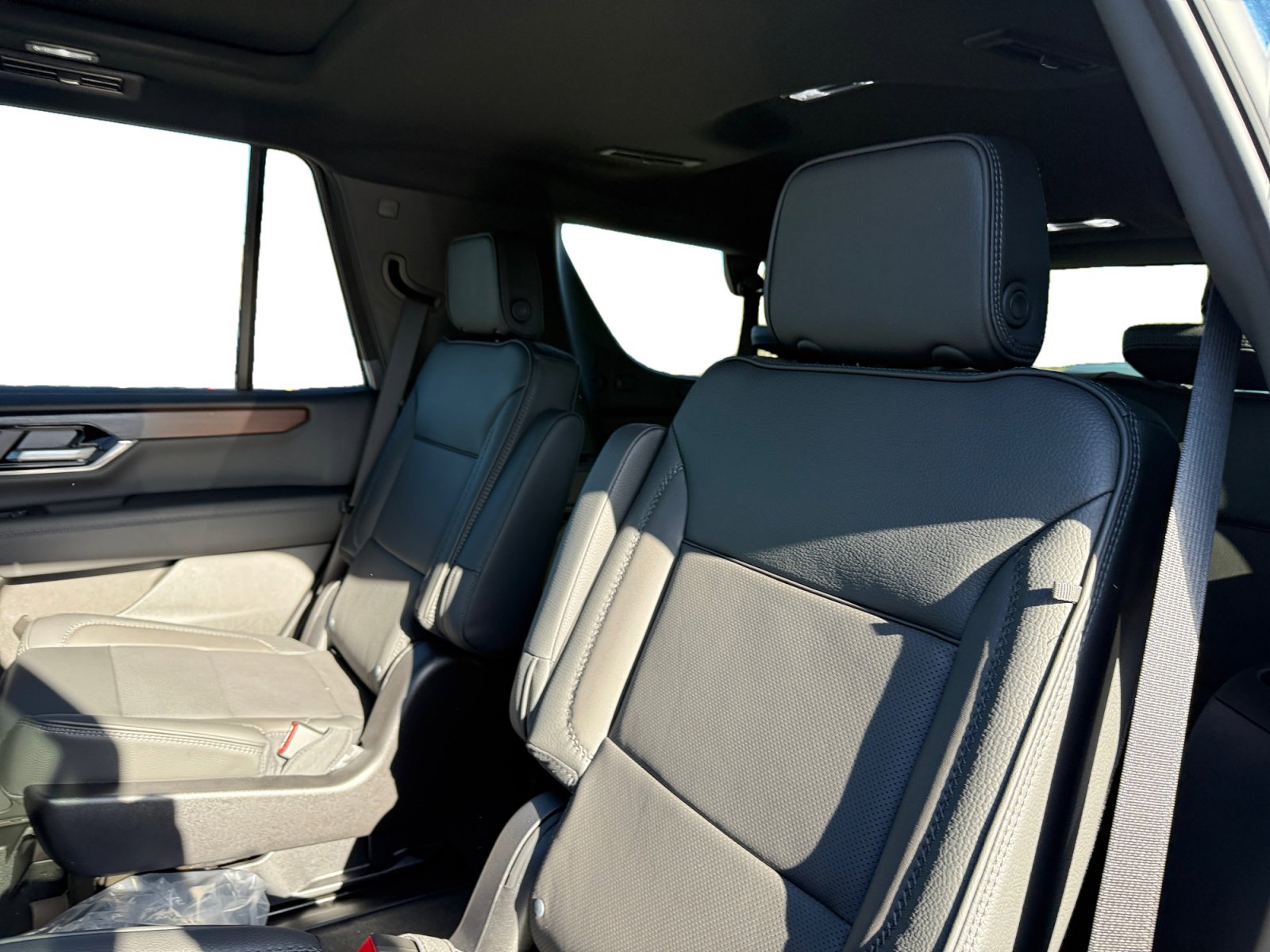 New 2026 GMC Yukon Denali w/ Denali Reserve Package image 16