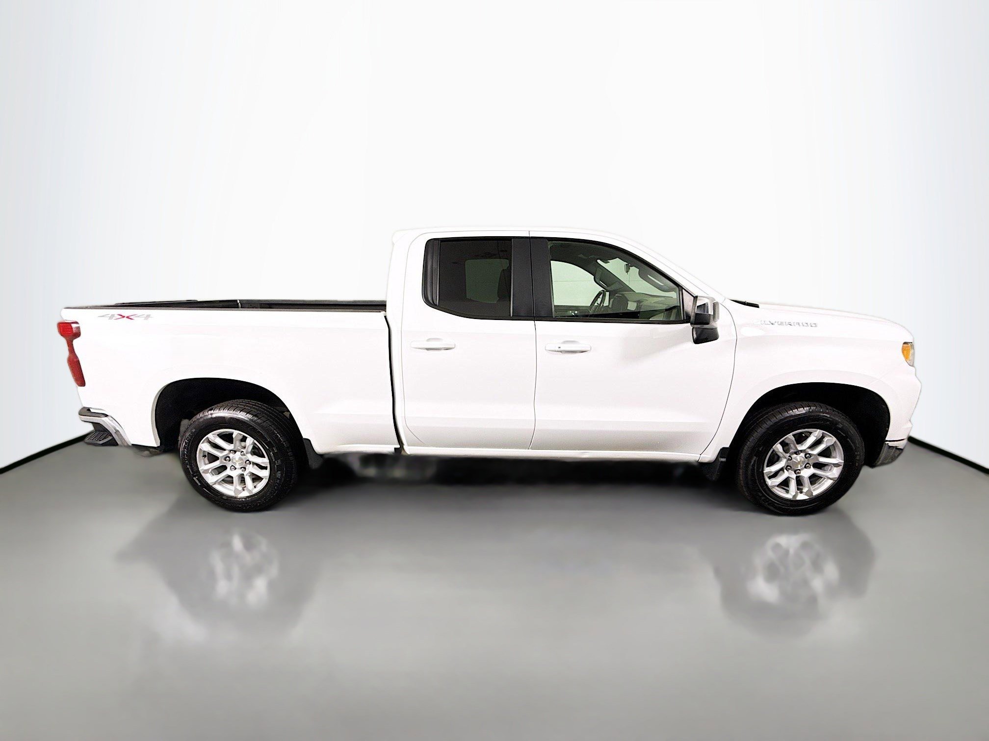 Used 2022 Chevrolet Silverado 1500 LT w/ Convenience Package II image 11