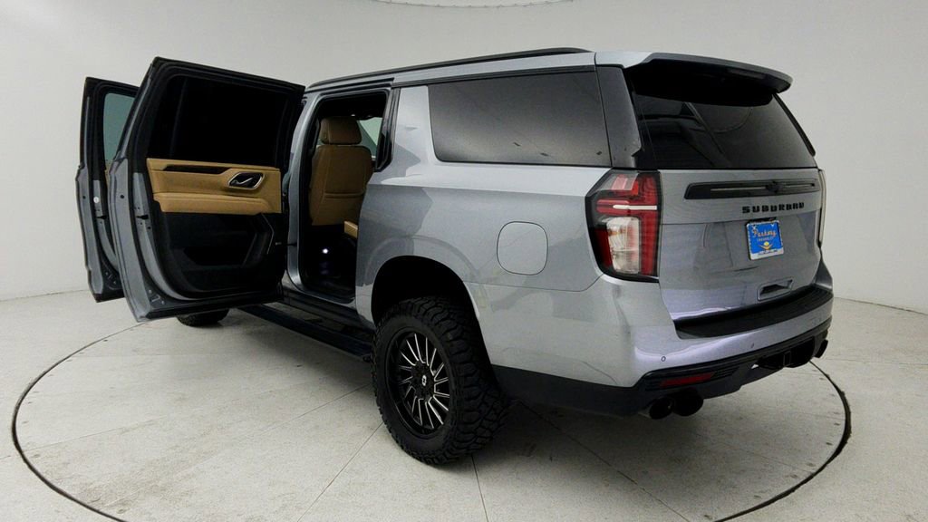 Used 2023 Chevrolet Suburban Premier image 12