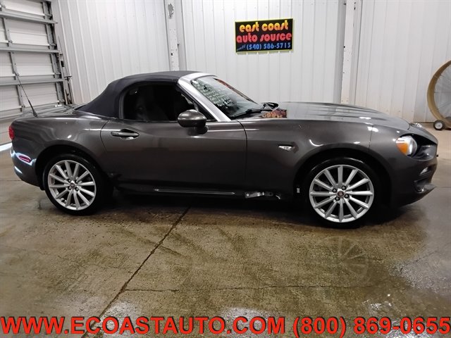 Used 2017 FIAT 124 Spider Lusso RWD image 2
