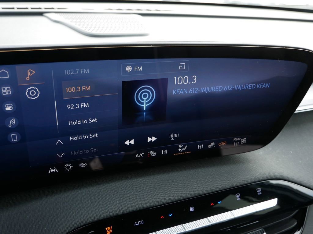 Used 2025 Buick Enclave Sport Touring image 18