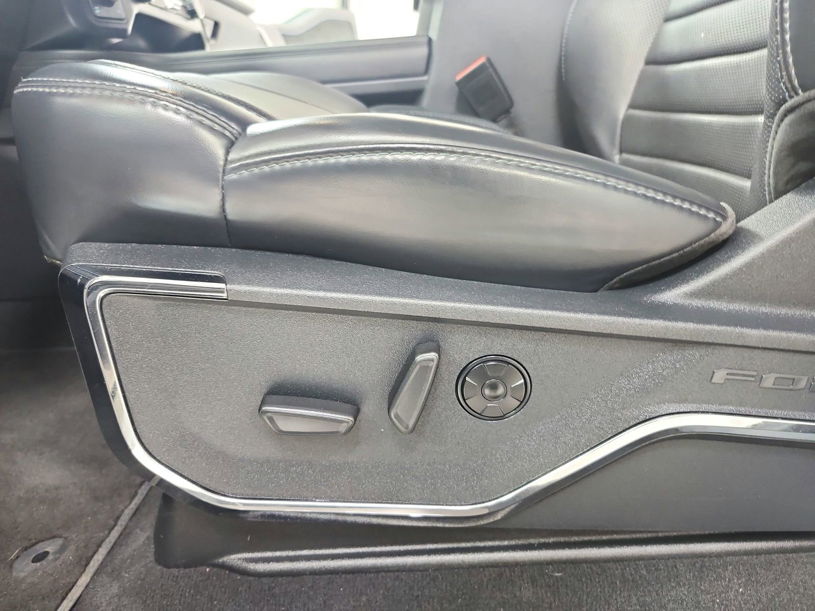 Used 2025 Ford F250 Platinum image 20