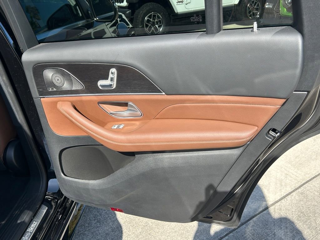 Used 2024 Mercedes-Benz GLS 450 4MATIC w/ AMG Line Exterior image 34