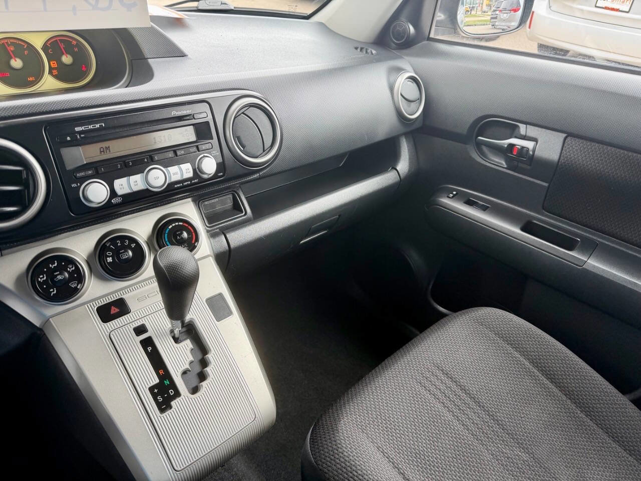 Used 2009 Scion xB FWD image 64