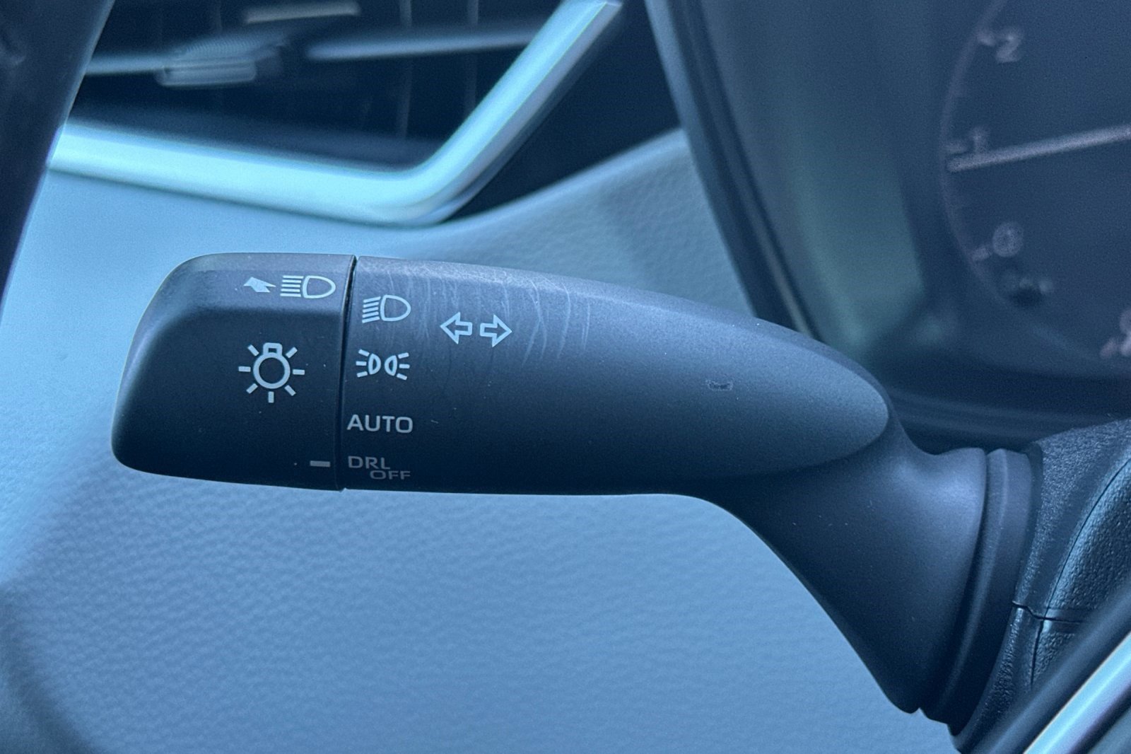 Used 2024 Toyota Corolla SE image 31