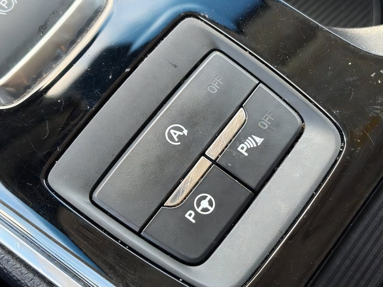 Used 2019 Ford Edge Titanium w/ Equipment Group 301A FWD image 32
