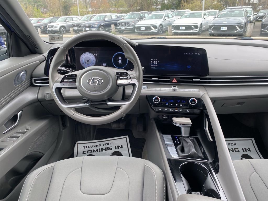 Certified 2023 Hyundai Elantra SEL w/ Convenience Package image 9