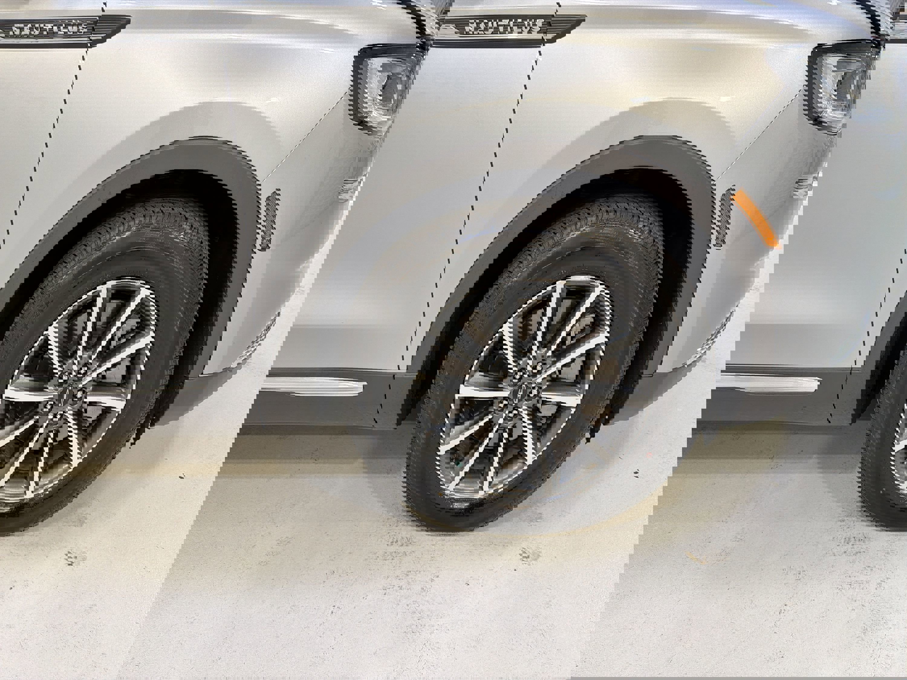 Used 2021 Lincoln Nautilus FWD image 28